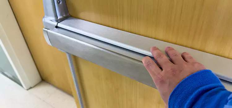 Installing a Push Bar on a Door Trois-Rivieres